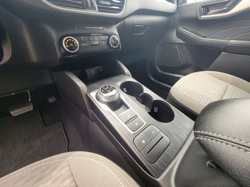 Used 2022 Ford Escape SE image 28
