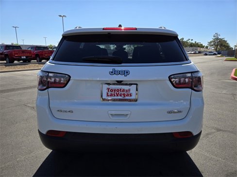 Used 2024 Jeep Compass Latitude image 5