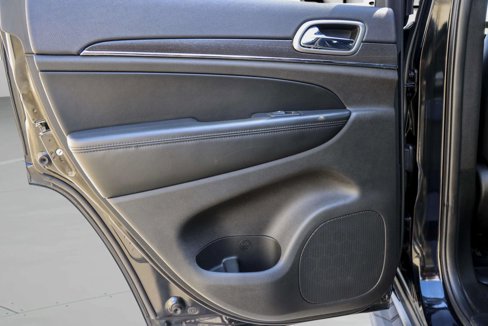 Used 2018 Jeep Grand Cherokee Limited image 24