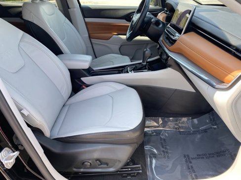 Certified 2022 Jeep Compass Limited w/ Elite Group image 28