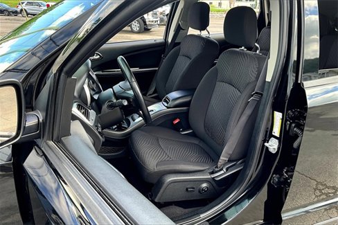 Used 2020 Dodge Journey SE w/ SE Popular Equipment Group image 27