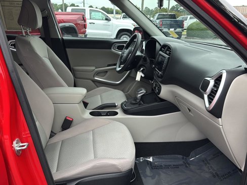 Used 2022 Kia Soul LX image 10