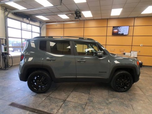 Used 2018 Jeep Renegade Altitude image 8