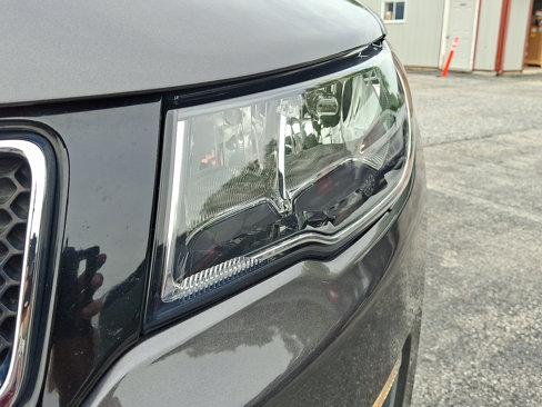 Used 2018 Jeep Compass Limited w/ Navigation Group image 11