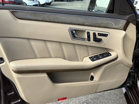 Used 2010 Mercedes-Benz E 63 AMG Sedan image 12