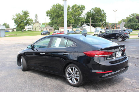 Used 2017 Hyundai Elantra Limited image 2