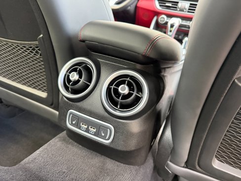 Used 2021 Alfa Romeo Giulia Quadrifoglio image 38
