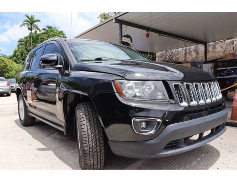Used 2016 Jeep Compass Latitude image 9