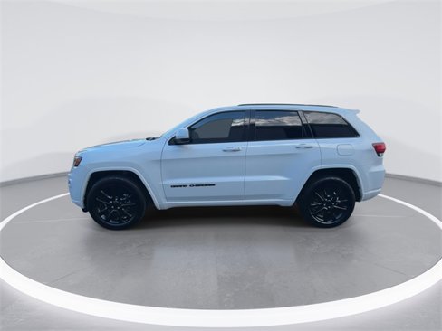 Used 2019 Jeep Grand Cherokee Altitude image 5