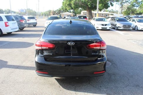 Used 2017 Kia Forte LX image 4