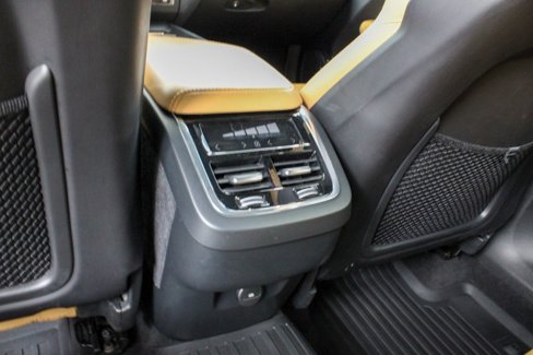 Certified 2021 Volvo XC60 T5 Inscription w/ Protection Package Premier image 19