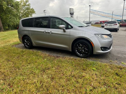 Used 2018 Chrysler Pacifica Touring Plus w/ S Appearance Package image 7