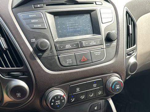 Used 2015 Hyundai Tucson SE image 20