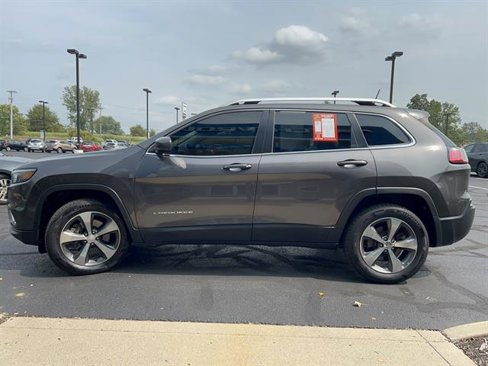 Used 2019 Jeep Cherokee Limited w/ Luxury Group image 4