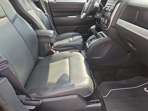 Used 2017 Jeep Compass High Altitude image 25