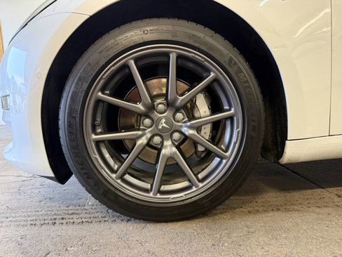 Used 2019 Tesla Model 3 image 32