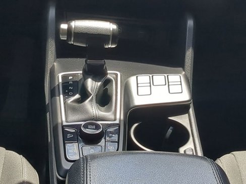 Used 2023 Kia Sportage LX image 17