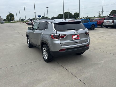 Used 2022 Jeep Compass Latitude w/ Convenience Group image 5