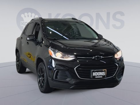 Used 2022 Chevrolet Trax LT w/ Midnight Edition image 5