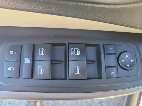 Used 2019 Jeep Cherokee Latitude w/ Popular Appearance Group image 14