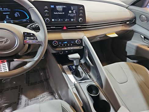 New 2025 Hyundai Elantra Sport image 19