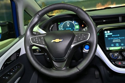 Used 2017 Chevrolet Bolt Premier w/ Driver Confidence II Package image 58