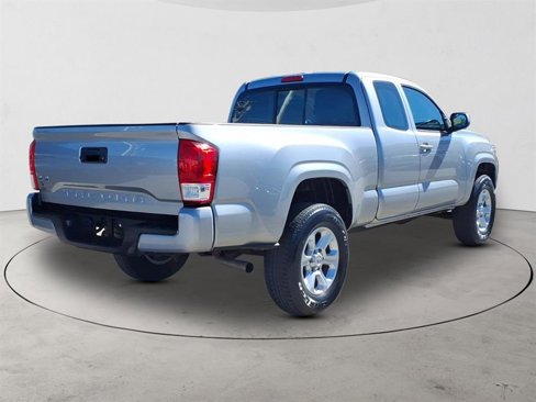 Used 2016 Toyota Tacoma SR image 5