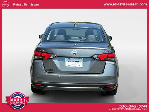 Used 2023 Nissan Versa SV image 5