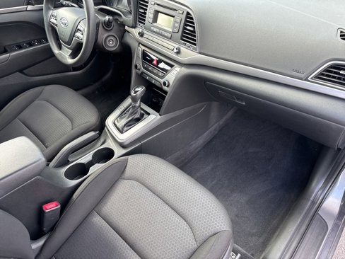 Used 2018 Hyundai Elantra SE image 23