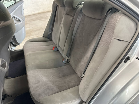 Used 2010 Toyota Camry LE image 34