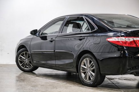 Used 2017 Toyota Camry SE image 15