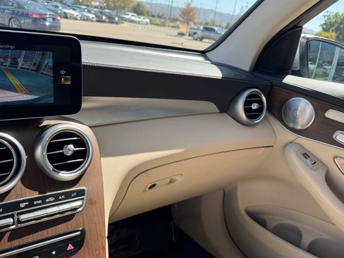 Used 2020 Mercedes-Benz GLC 300 4MATIC image 21