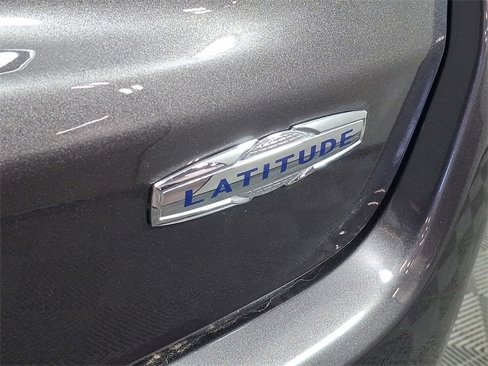 Used 2022 Jeep Compass Latitude image 31