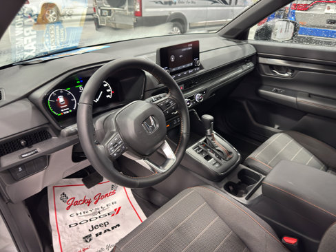Used 2025 Honda CR-V Sport image 4