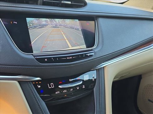 Used 2017 Cadillac XT5 Premium Luxury image 12