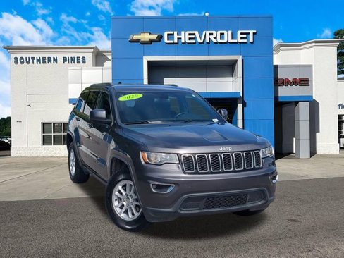 Used 2020 Jeep Grand Cherokee Laredo image 1