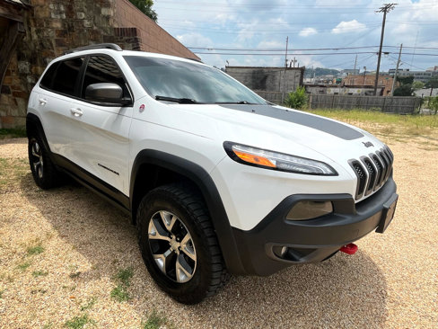 Used 2018 Jeep Cherokee Trailhawk w/ Quick Order Package 27L image 11