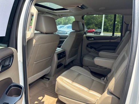 Used 2017 Chevrolet Suburban Premier image 20