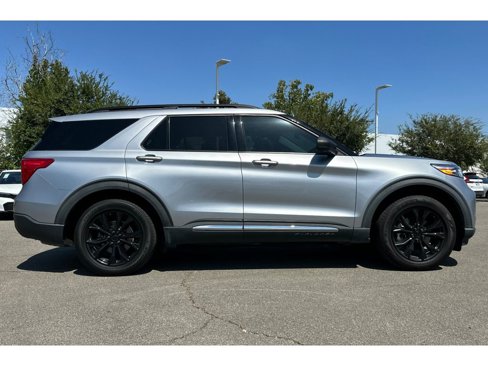 Used 2021 Ford Explorer XLT w/ Equipment Group 202A image 7