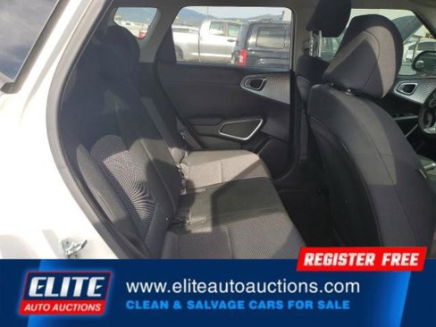 Used 2021 Kia Soul LX image 20