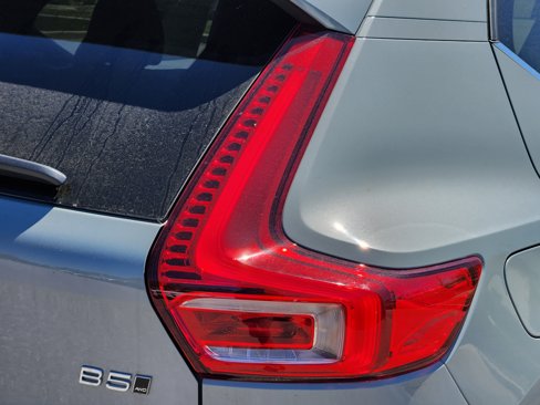 New 2025 Volvo XC40 B5 Core w/ Climate Package image 10