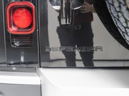 Used 2024 Land Rover Defender 110 S image 25