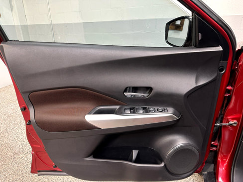 Used 2020 Nissan Kicks SR w/ Exterior Package image 12