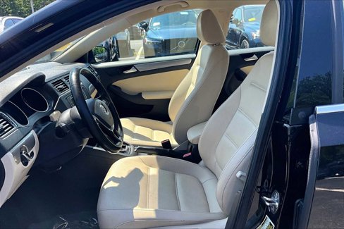 Used 2017 Volkswagen Jetta SE image 8