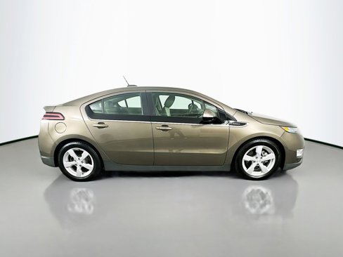 Used 2015 Chevrolet Volt Premium w/ Premium Trim Package image 4