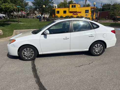 Used 2010 Hyundai Elantra GLS image 9