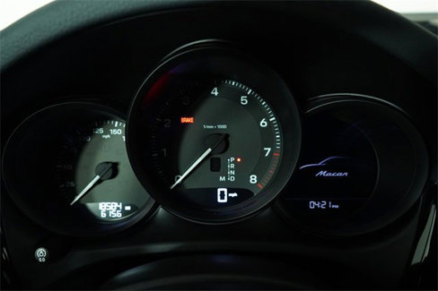 Used 2022 Porsche Macan image 40