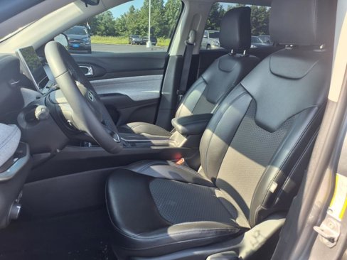 Used 2022 Jeep Compass Latitude image 18