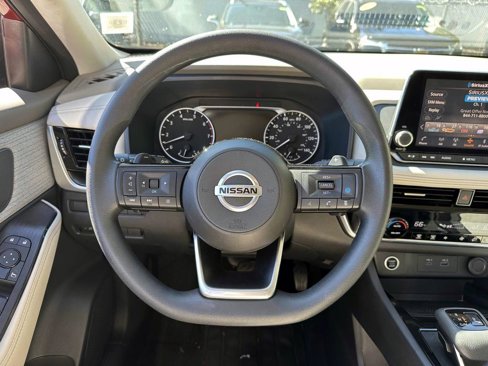 Used 2021 Nissan Rogue SV image 13