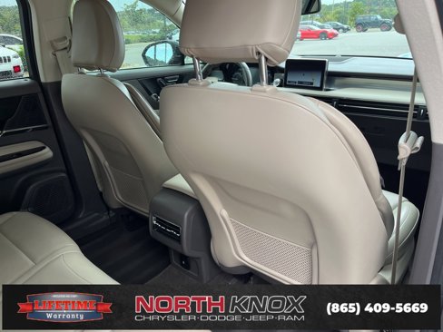 Used 2021 Lincoln Corsair FWD w/ Premium Package image 27
